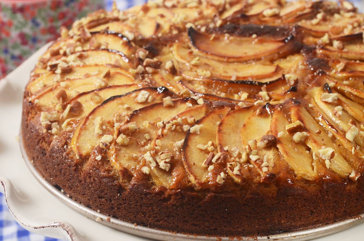 apple-gingerbread-cake-recipe-joyofbaking