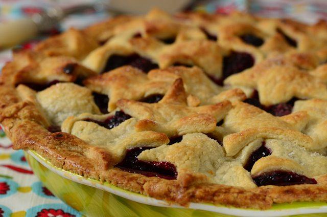 Blackberry Pie Recipe & Video - Joyofbaking.com *Video Recipe*