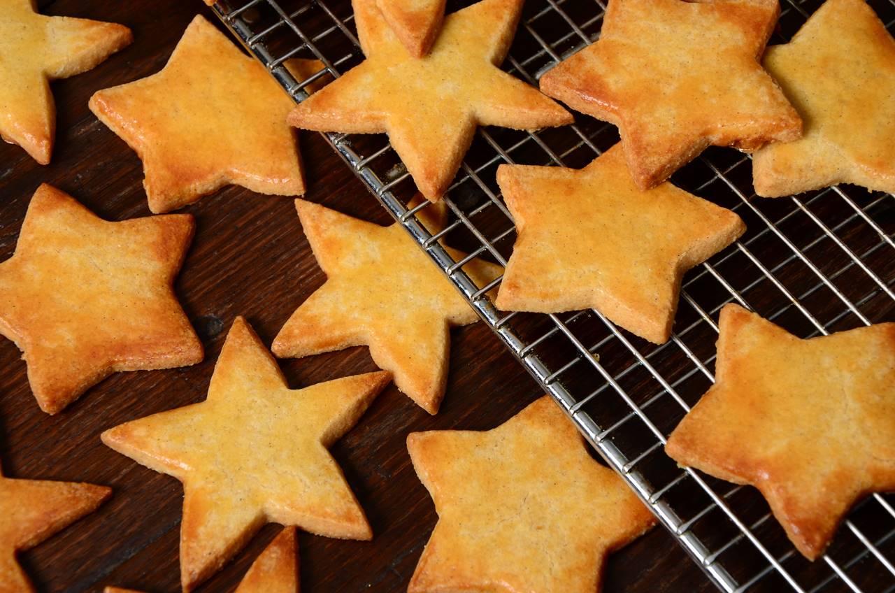 Italian Butter Cookies Recipe Cinnamon Butter Cookies Joyofbaking com Video Recipe 