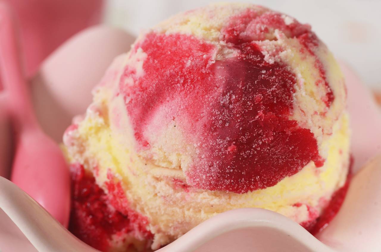 Raspberry Swirl Ice Cream Joyofbaking Com Video Recipe