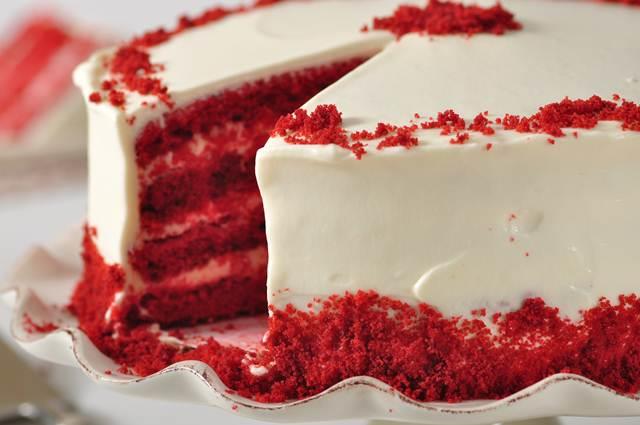 Red Velevt Cake Recipe: How to make Christmas Red Velvet Cake Recipe at  Home | Homemade Red Velvet Cake Recipe - Times Food